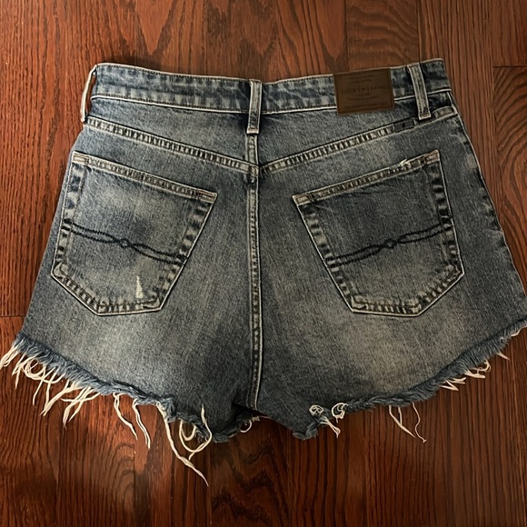 Lucky brand denim shorts - Picture 2 of 2